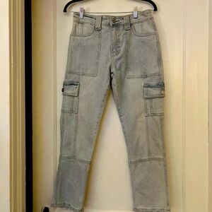 Womens jeans light blue size 3 by KanCan never worn 25” inseam cargo type jeans